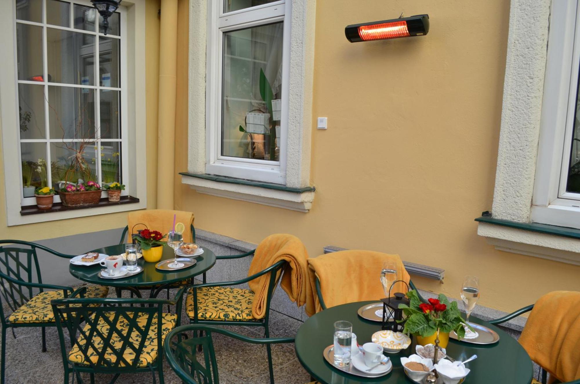 Jaeger - Family Tradition Since 1911 Wiedeń